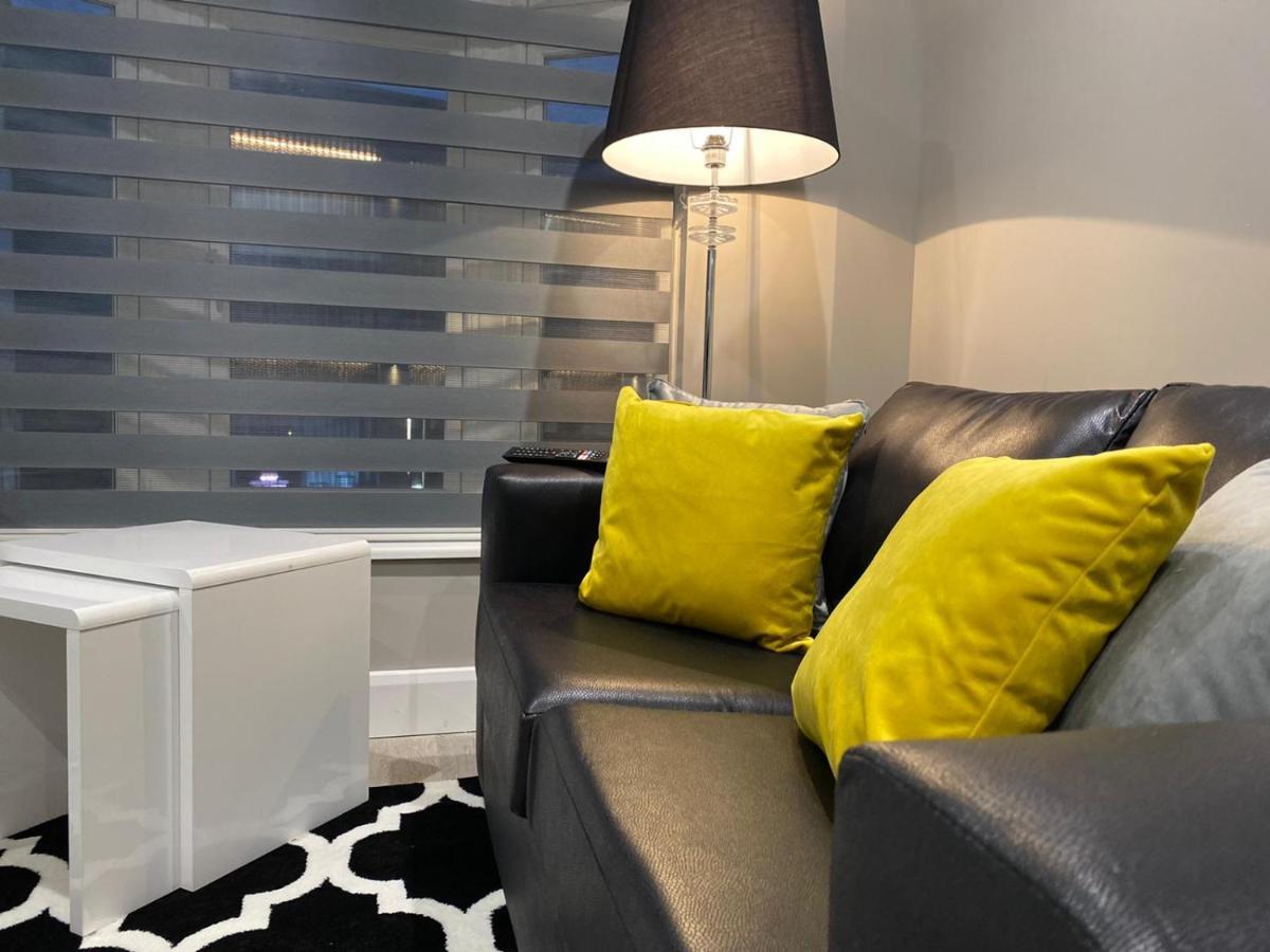 Amazing Central High Street Self Contained Apartments By Syl Watford  Buitenkant foto