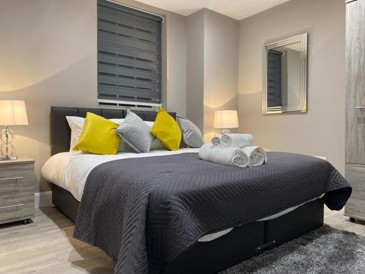 Amazing Central High Street Self Contained Apartments By Syl Watford  Buitenkant foto